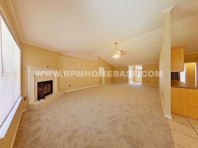Building Photo - Beautiful Home with New Appliances in Quie...