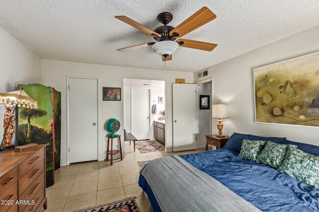 Building Photo - 12728 N 40th Pl