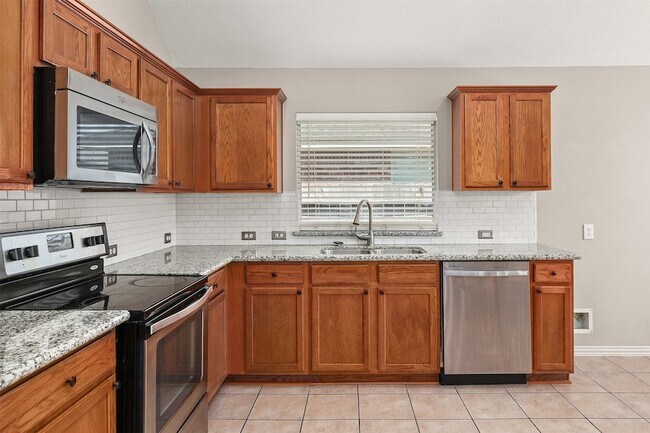 Building Photo - 7611 Waterlilly Ln
