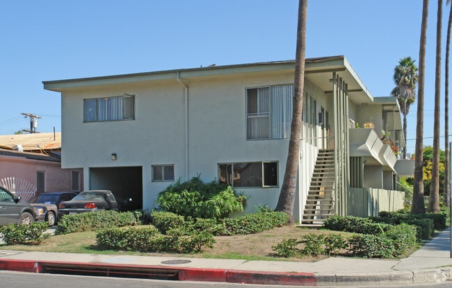 Building Photo - 8641 Cadillac Ave