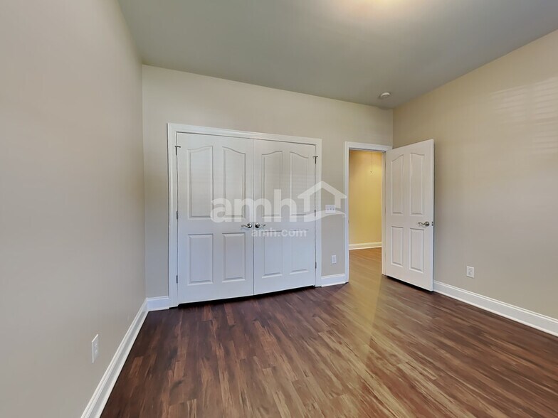 Building Photo - 810 Winterside Ln