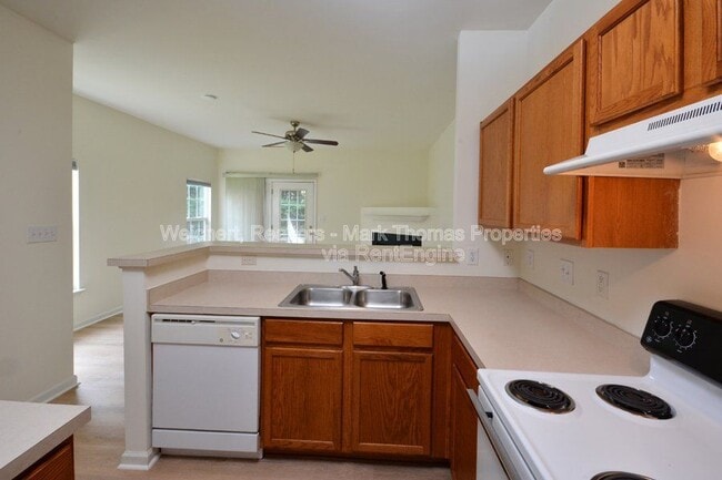 Building Photo - 1326 Holly Grove Way