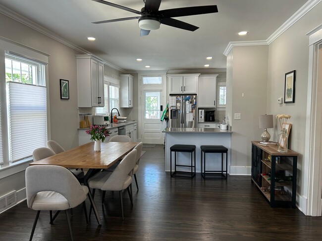 Building Photo - Updated 4 Bed 3 Bath Highlands Bungalow
