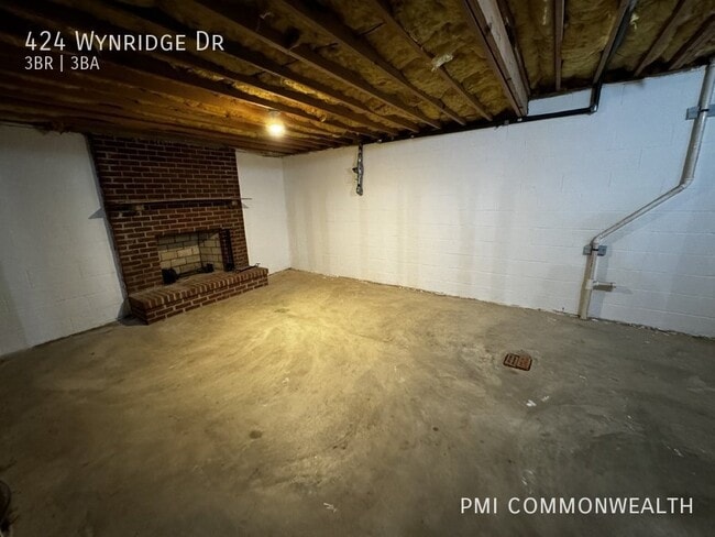 Building Photo - 424 Wynridge Dr