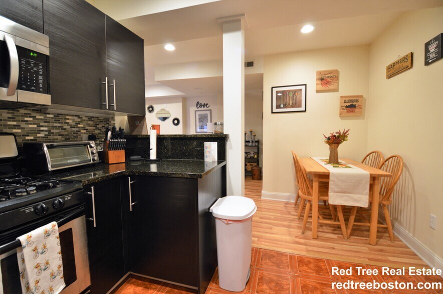 Building Photo - 195 Winthrop Rd