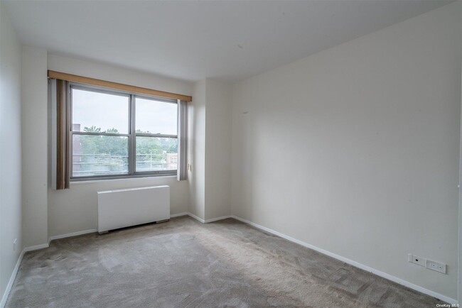 Building Photo - 175-20 Wexford Terrace