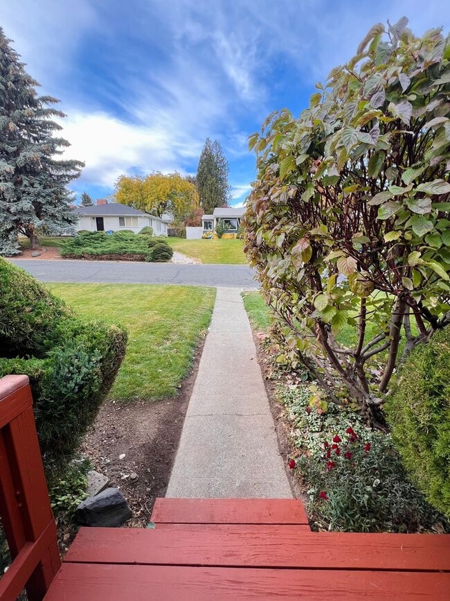 Building Photo - Non-Refundable & Security Deposit Total: $...