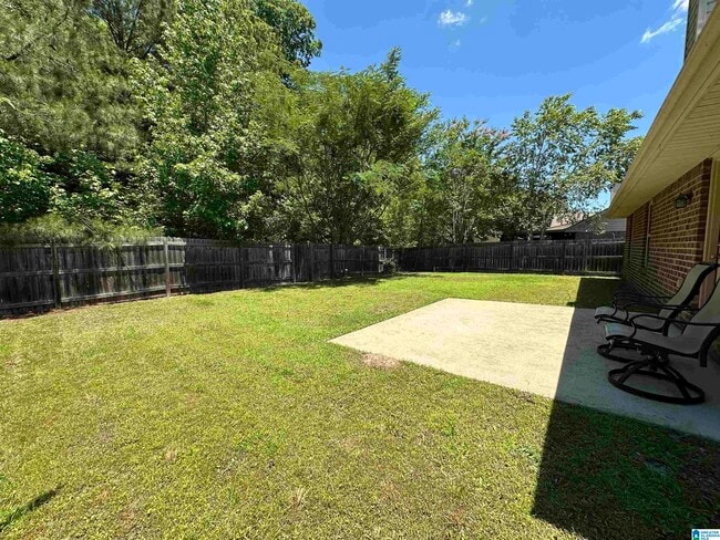 Building Photo - 480 River Crest Dr N