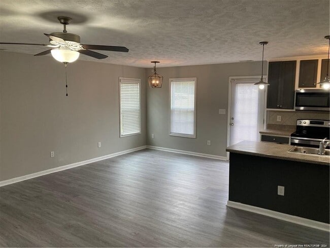 Building Photo - 148 Dundee Cir