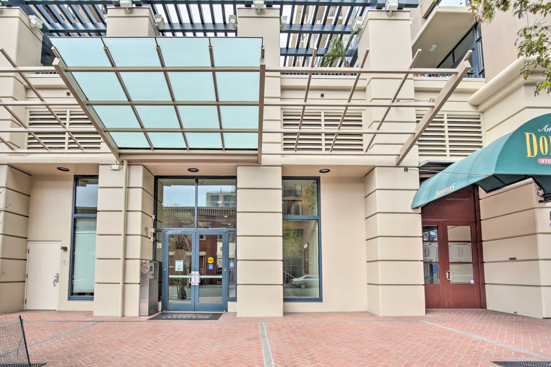 Building Photo - 530 K St