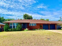Building Photo - Gorgeous 2 Bed, 2 Bath with Flex Room in N...