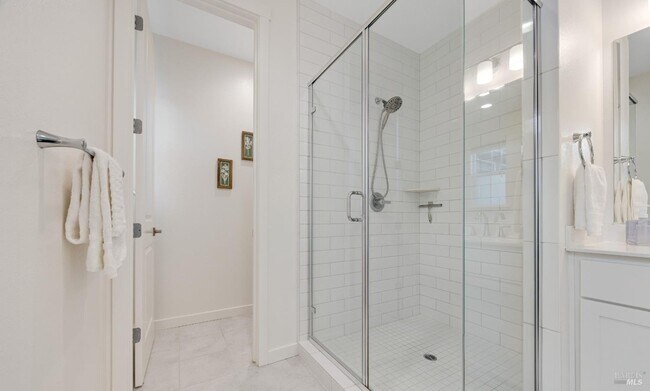 Building Photo - 1747 Linden Ln