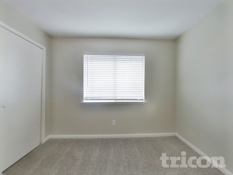 Building Photo - 14907 Englebrook Dr