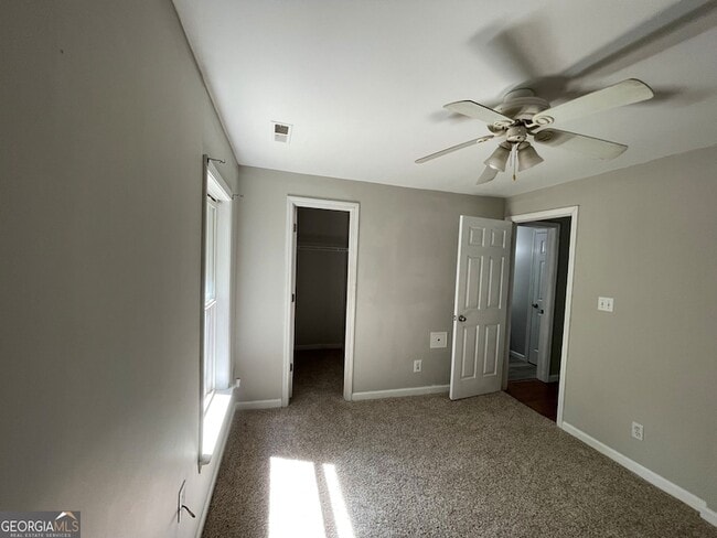 Building Photo - 61 Clearwater Rd