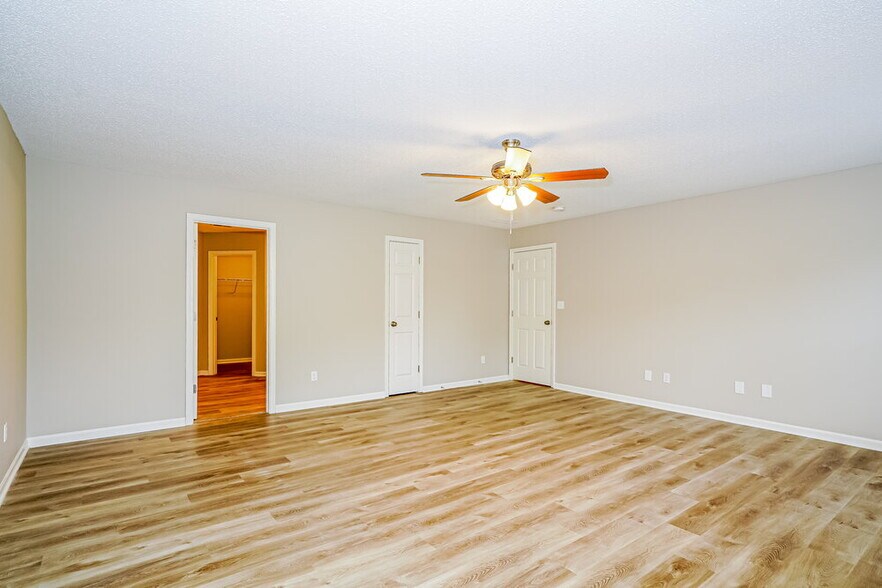 Building Photo - 9005 Lighthorse Dr