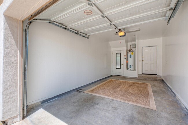 Building Photo - 14000 N 94th St