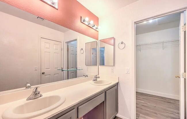 Building Photo - 1425 Bow Creek Ct