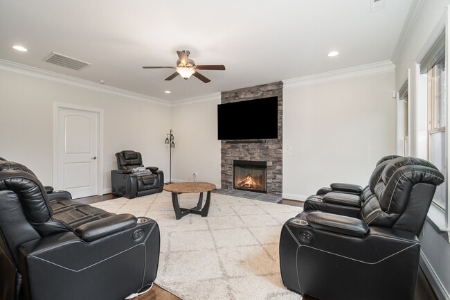 Building Photo - 6006 Tanoak Ct