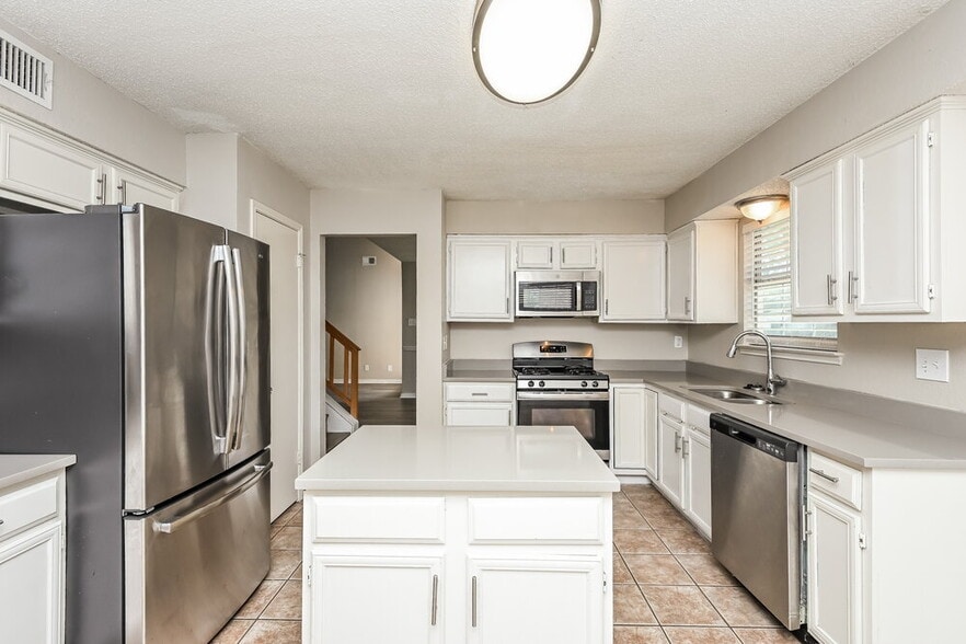 Building Photo - 4327 Meriden Ct