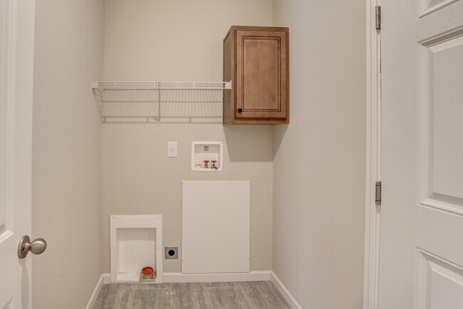 Laundry room - 265 Lewis Creek Dr