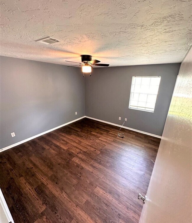 Building Photo - 2321 Gladys St, Beaumont TX 77702