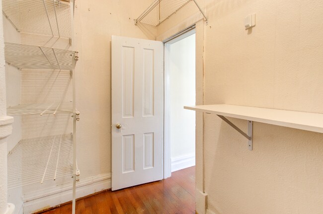 Building Photo - 302 W Fifteenth St