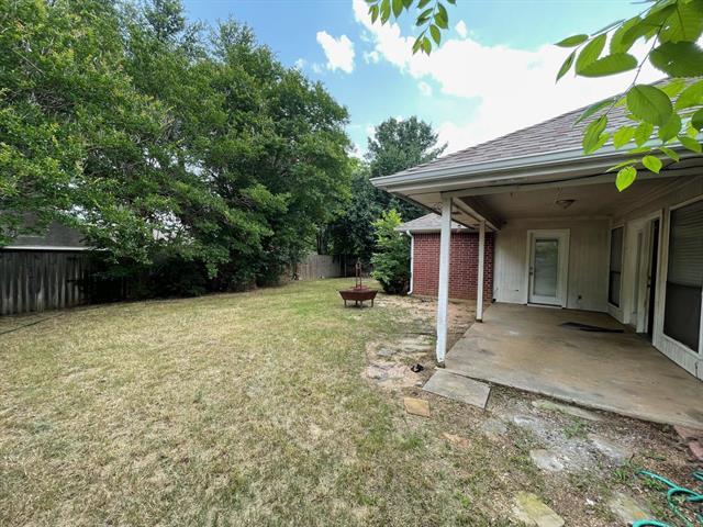 Building Photo - 6109 Kingswood Dr