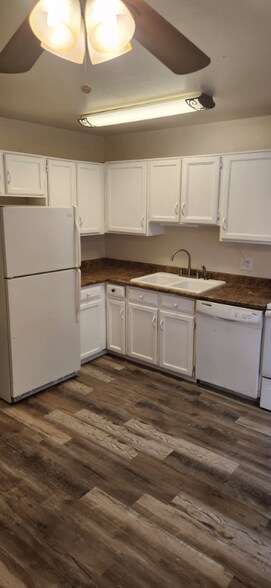 Building Photo - 1960 Eagle St