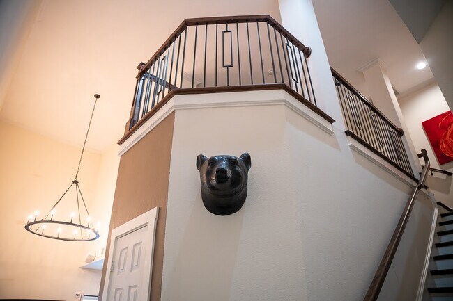 Building Photo - 1204 Lake Pointe Way