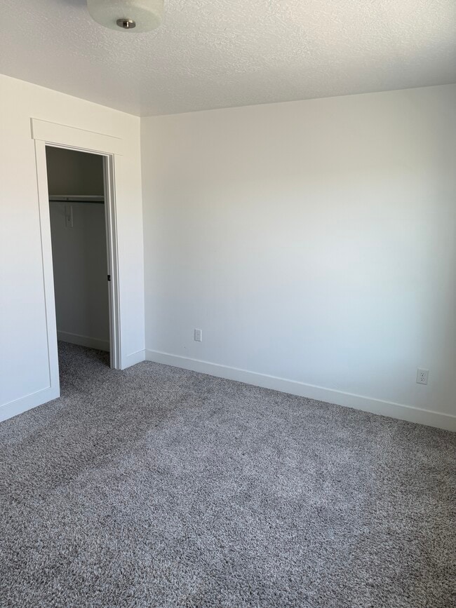 Building Photo - 6086 W Esker Terrace Ln