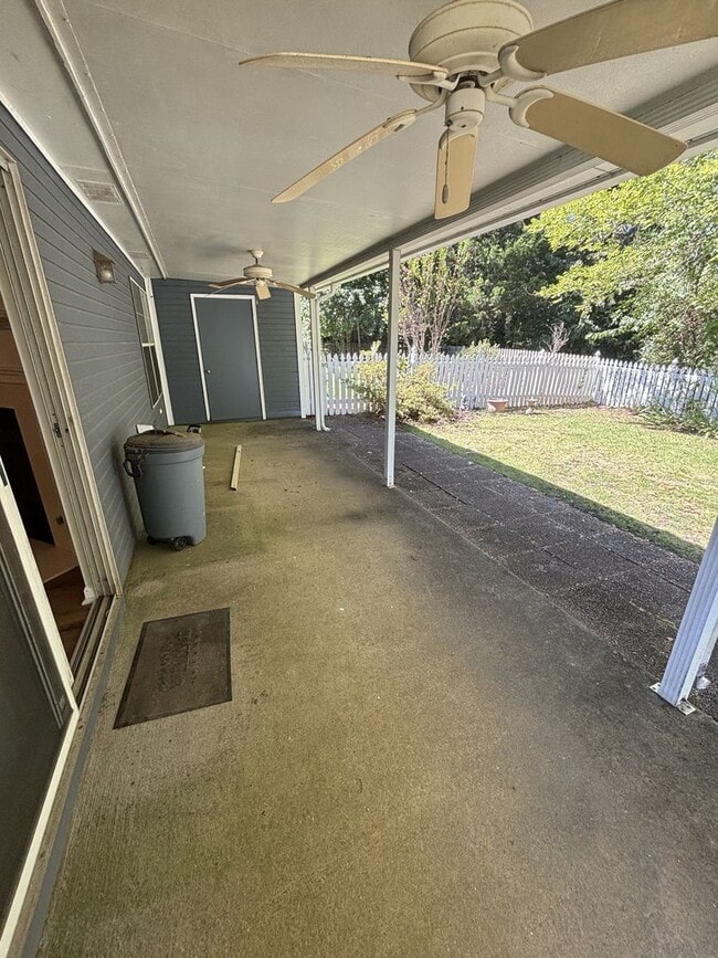 Building Photo - 2 Bed 2 Bath Pelham Available for immediat...