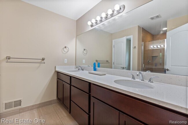 Building Photo - 68 Biltmore Blvd