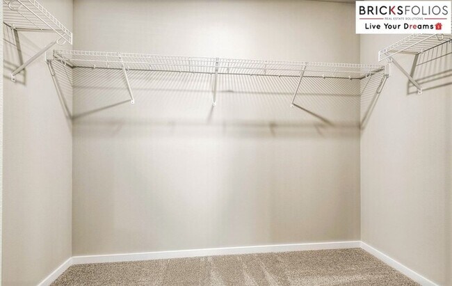 Building Photo - The Perfect Blend of Comfort & Convenience in Puyallup