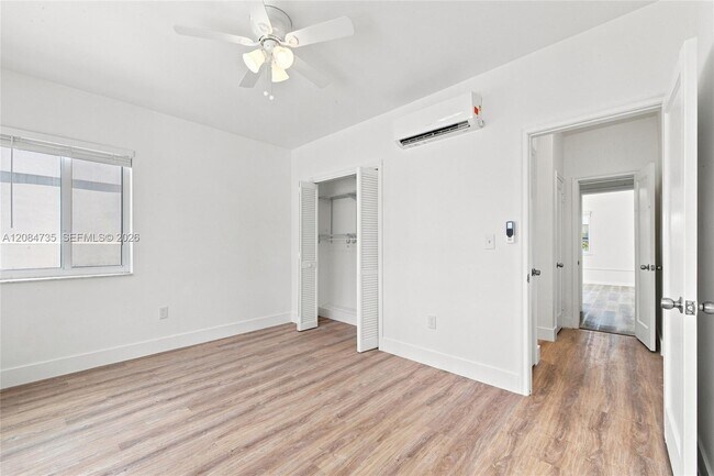 Building Photo - 318 NE 80th St