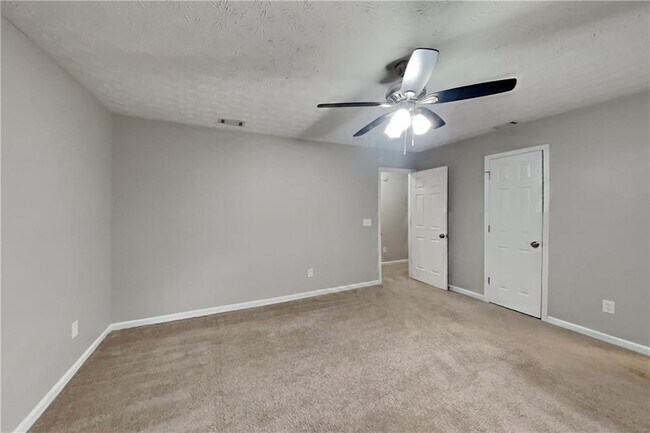 Building Photo - 5051 Sugar Creek Dr