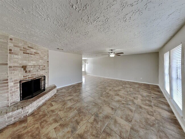 Building Photo - 20211 Cottonglade Ln