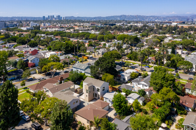 Building Photo - 4212 La Salle Ave