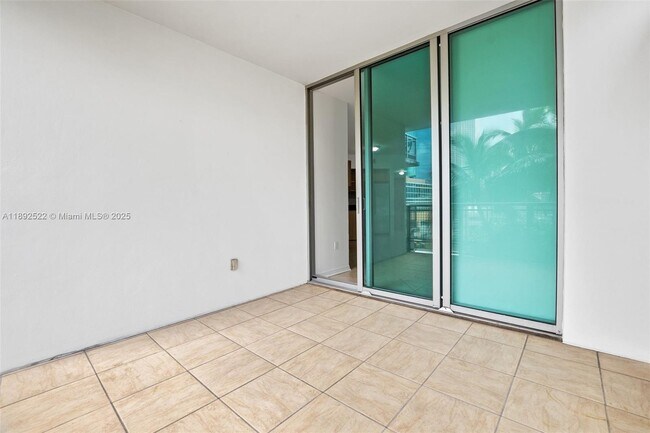 Building Photo - 350 S Miami Ave