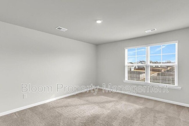 Building Photo - 205 Maple Hl Dr