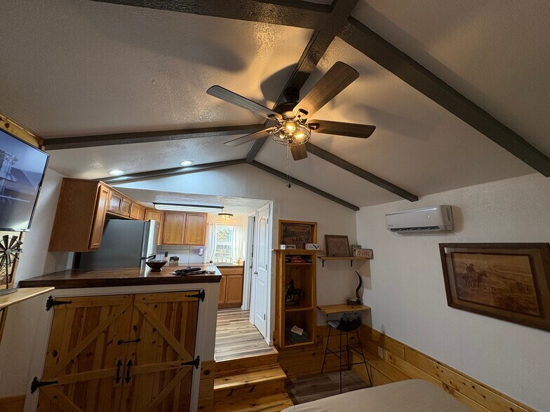 Building Photo - 3345 E 30th St