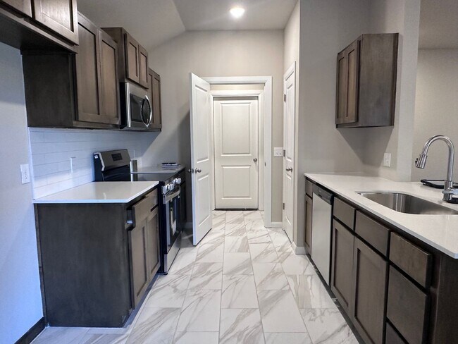 Building Photo - 9213 Blackfork Ln