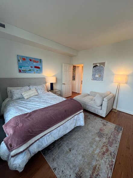 Building Photo - 1830 17th St NW