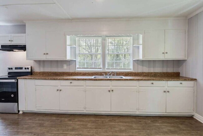 Building Photo - 431 Bussey Ave