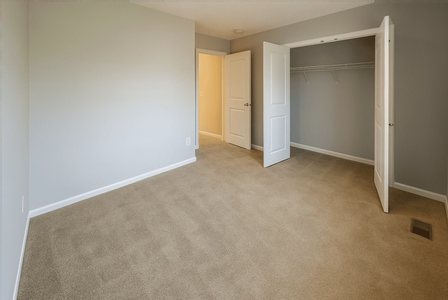 Building Photo - 240 Irongate Dr