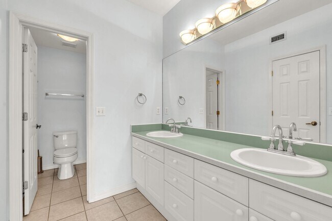 Building Photo - 407 Westlake Ct