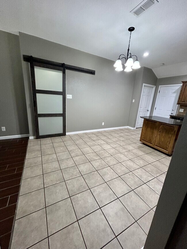 Building Photo - 1117 Avenida De Mexico