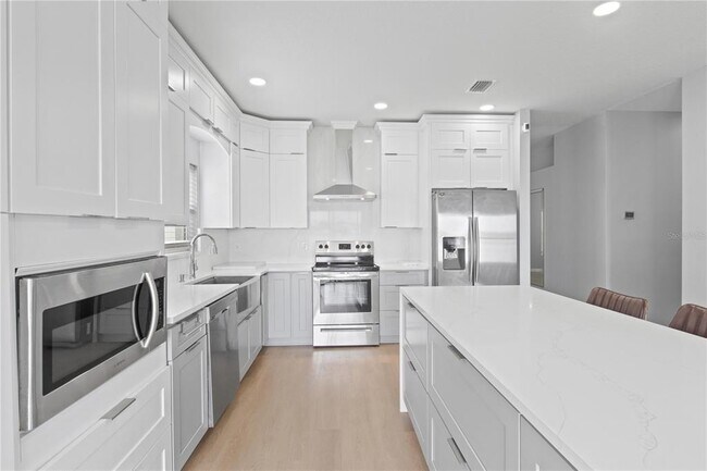 Building Photo - 13646 Hawk Lake Dr