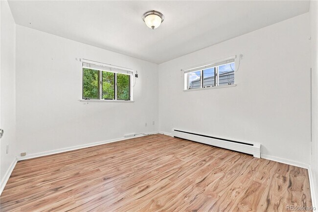 Building Photo - 1631 Xanthia St
