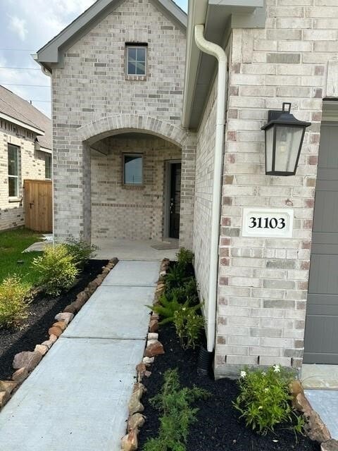 Building Photo - 31138 Myers Hvn Ln