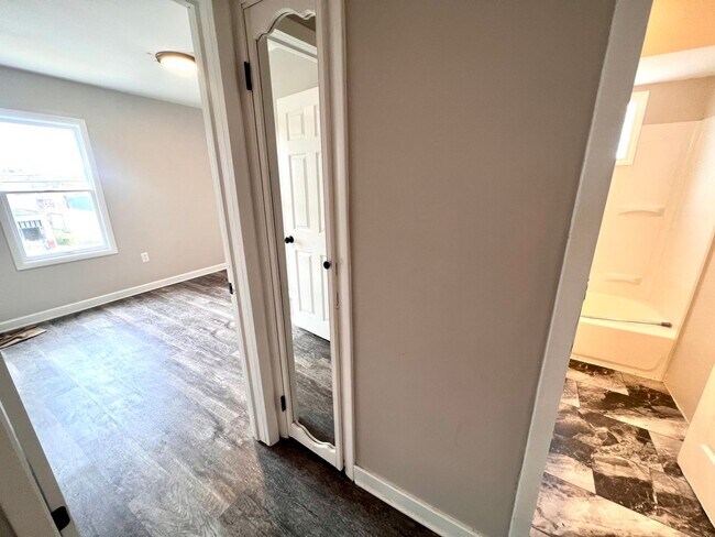 Building Photo - Aliquippa - Stunning 3 Bedroom 1 Bathroom Home